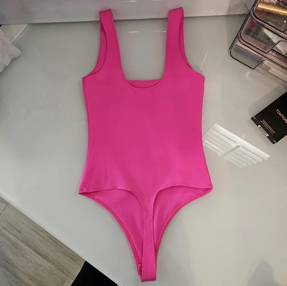 Good American Bright Pink Bodysuit - Picture 5 of 8